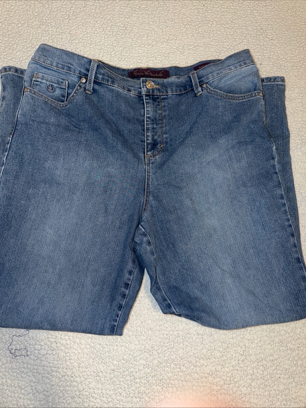 Gloria Vanderbilt Men's Medium Blue Relaxed Jeans